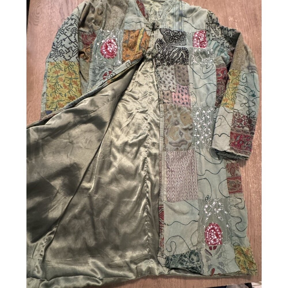 Patchwork kantha quilt kimono Jacket Green Embroidered Boho Art to Wear Hippie - Picture 8 of 16